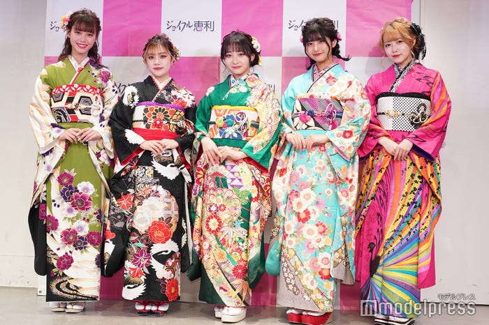 (左から)粕谷音、樽井みか、石川翔鈴、横田未来、高橋かの (C)モデルプレス