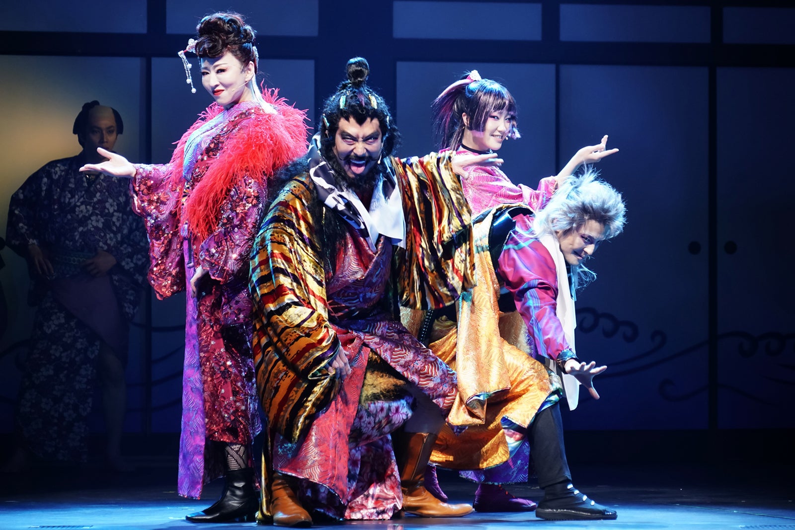 松雪泰子、高嶋政宏、清水葉月、木村了／いのうえ歌舞伎『神州無頼街』より（撮影：田中亜紀）