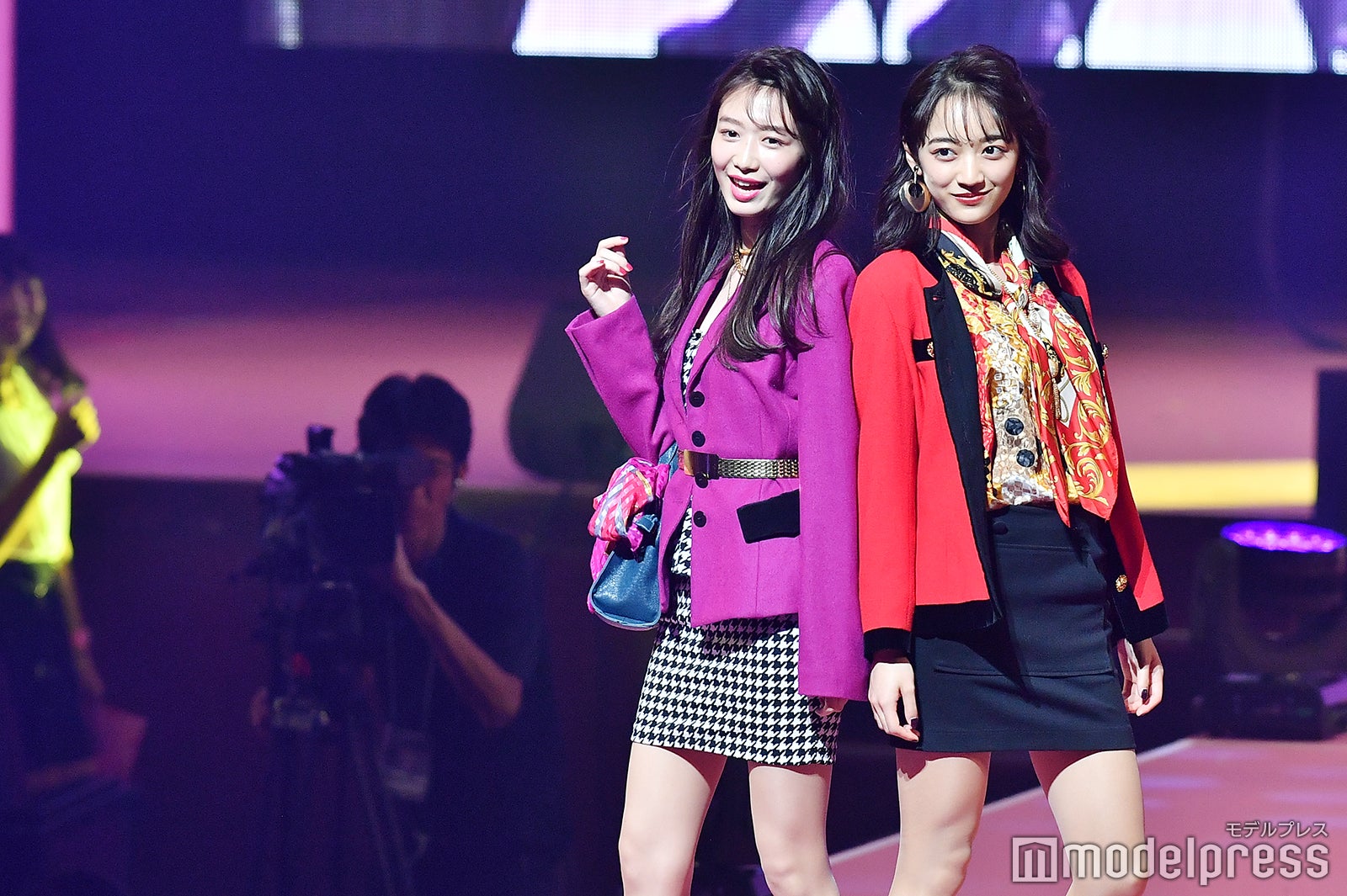 80年代×岡本夏美＆下村実生（C）モデルプレス