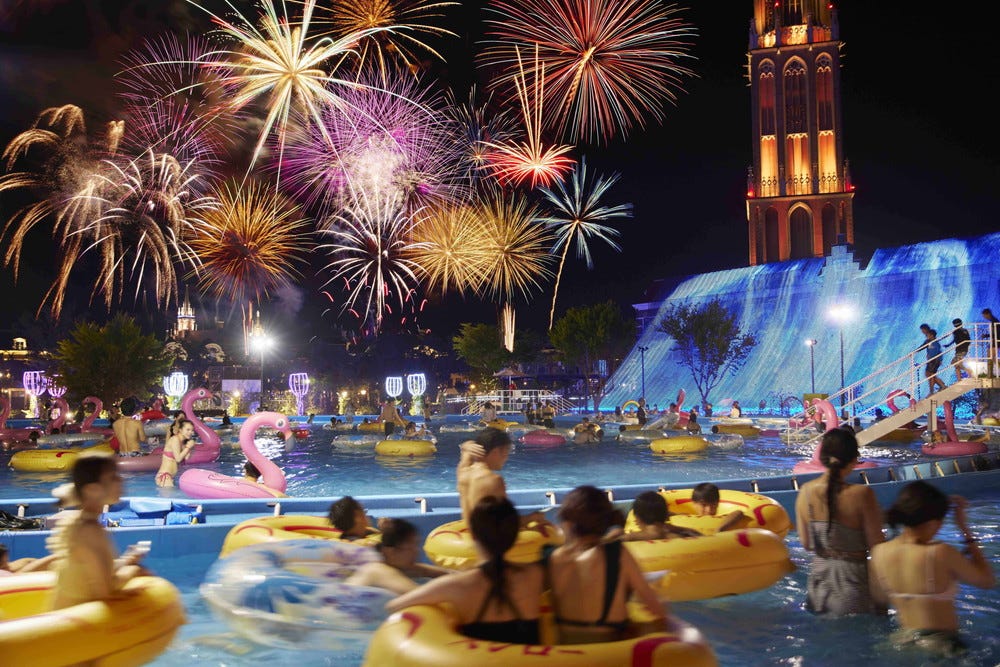 ハウステンボス「サマーフェスティバル」プールに花火、ひまわり畑が満開に!夜まで楽しい夏イベント