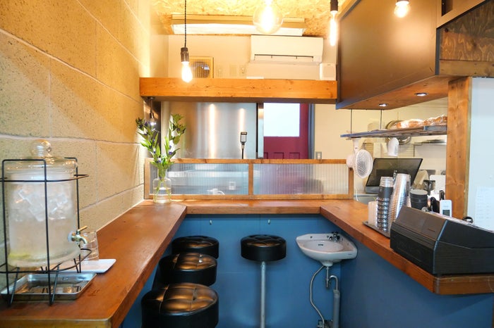 内観／画像提供：日と々と