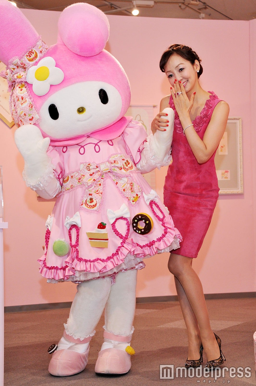 マイメロディと神田うの（C）モデルプレス