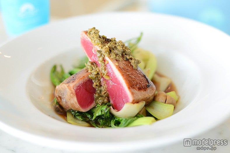 食べごたえ満点のマグロステーキ「Seared Yellow Fin Tuna Steak」610バーツ（約1，900円）