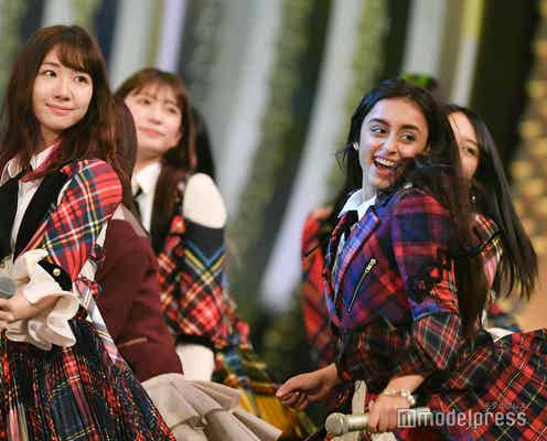 AKB48、海外メンバーと笑顔で交流 通訳・ポジション指示する場面も<紅白リハ最終日>