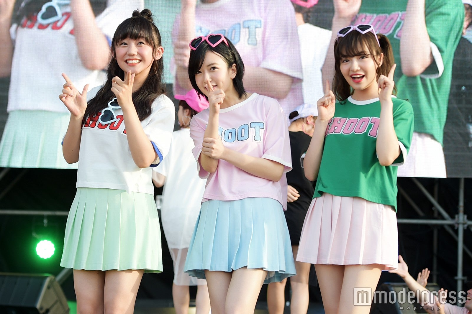 薮下柊、須藤凜々花、村瀬紗英（C）モデルプレス