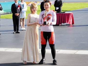 【競輪】岸和田G1 佐藤水菜がまくって7連続で通算8回目のG1制覇達成