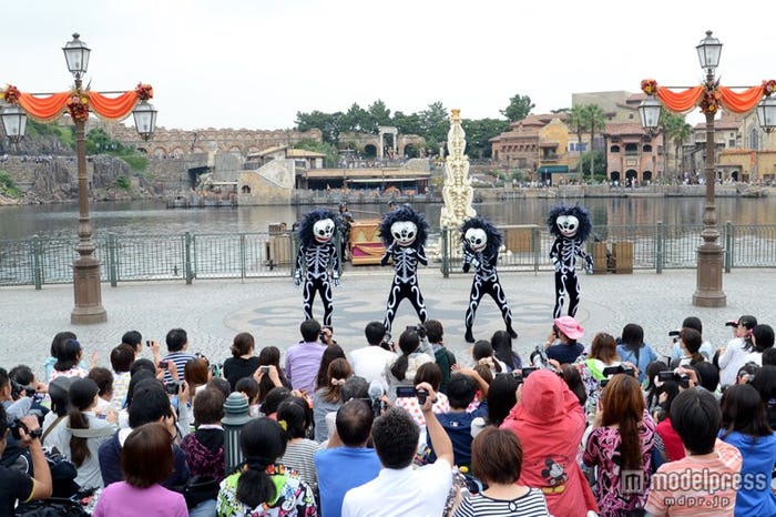 新プログラム「ウェルカム・スケルトン・フレンズ」/スケルトンが登場