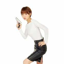 篠田麻里子/(c) 2010 Universal Studios. All Rights Reserved.