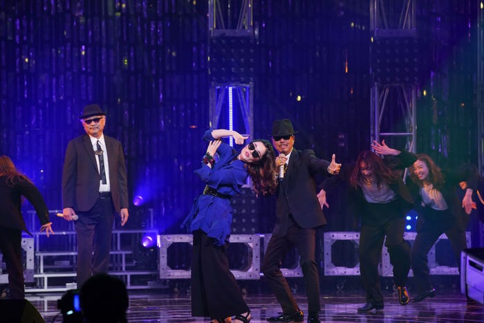 バブルガム・ブラザーズ、平野ノラ (C)NHK