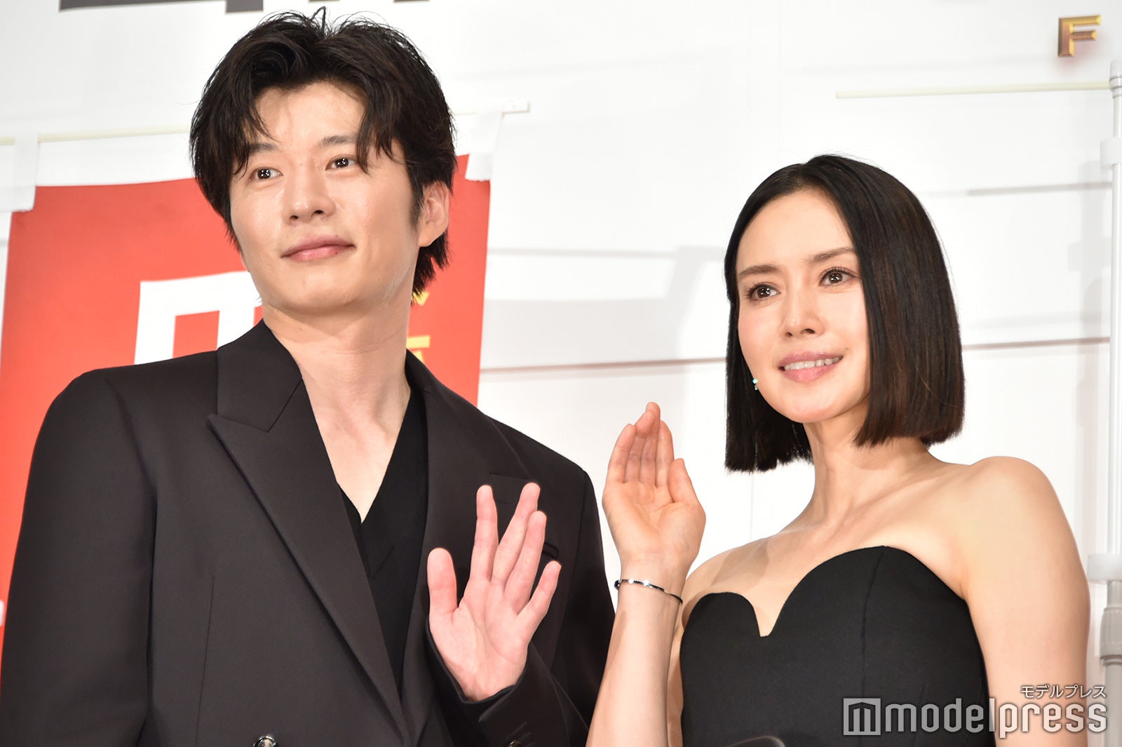 田中圭、中谷美紀（C）モデルプレス