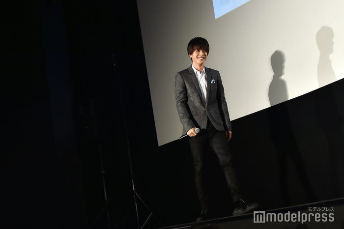 ステージ上を“お散歩”してしまった岩田剛典 (C)モデルプレス