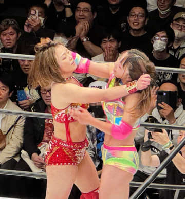 フワちゃん、再デビューの恩人に“無礼”ビンタで一触即発「芸能界で先輩殴ったら追放…プロレスなら評価される」初対戦Sareeeは根性認める