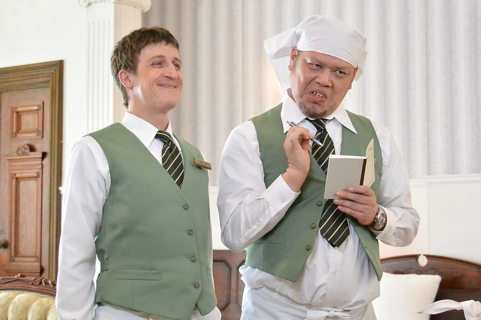 チャド・マレーン、くっきー／「崖っぷちホテル！」第7話より（C）日本テレビ