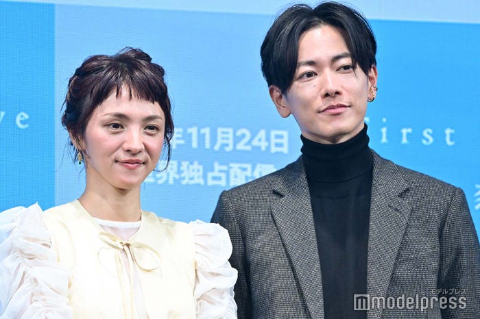 満島ひかり、佐藤健 (C)モデルプレス