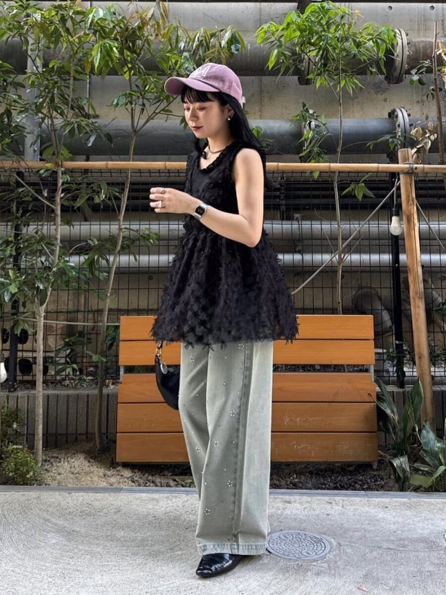 2026夏大人女性おすすめ黒チュニックワイドデニムコーデ