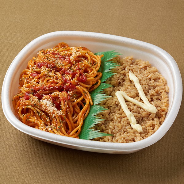 ナポリタン&醤油バター風味ご飯 税込598円／提供画像