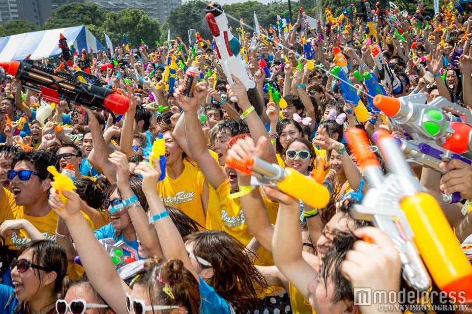 ウォーターラン、2016年もびしょ濡れになる女子続出!水風船投げもパワーアップ