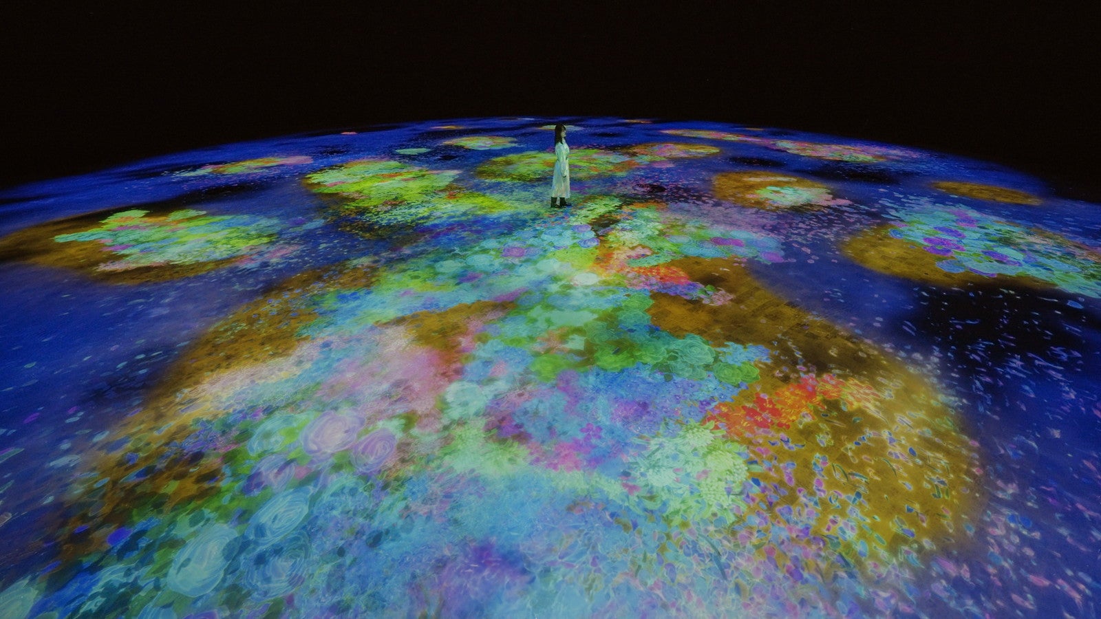 （C）チームラボ