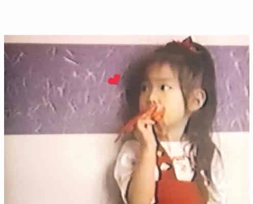 紗栄子、幼少期の写真に「可愛いさは相変わらず」「この頃からオシャレ」の声