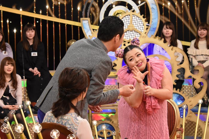 渡辺直美(奥)(C)日本テレビ