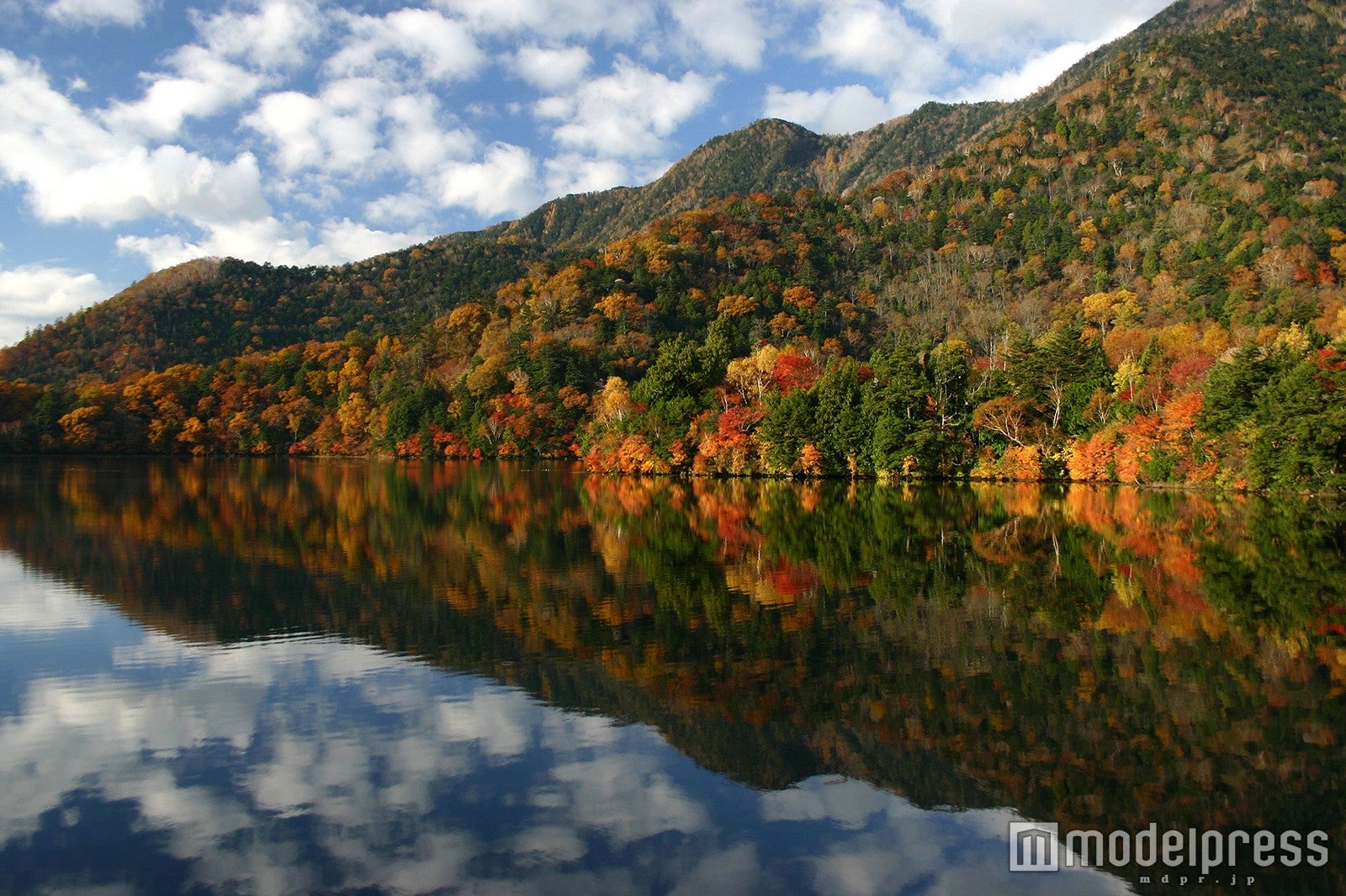 湯ノ湖（秋）／画像提供：日光市観光情報発信センター
