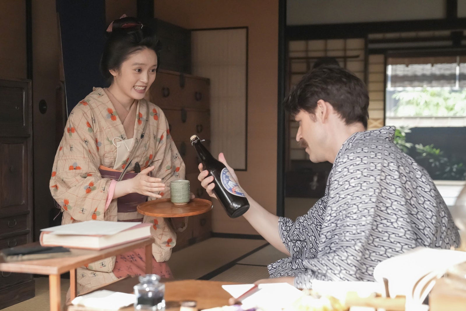 高石あかり、トミー・バストウ「ばけばけ」第37話（C）NHK