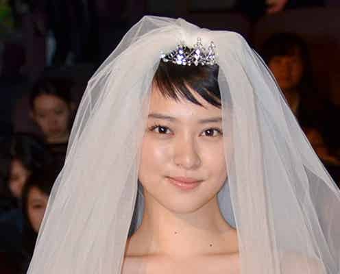 武井咲&関ジャニ∞大倉忠義、“純白ウェデイング”にファン600人歓声