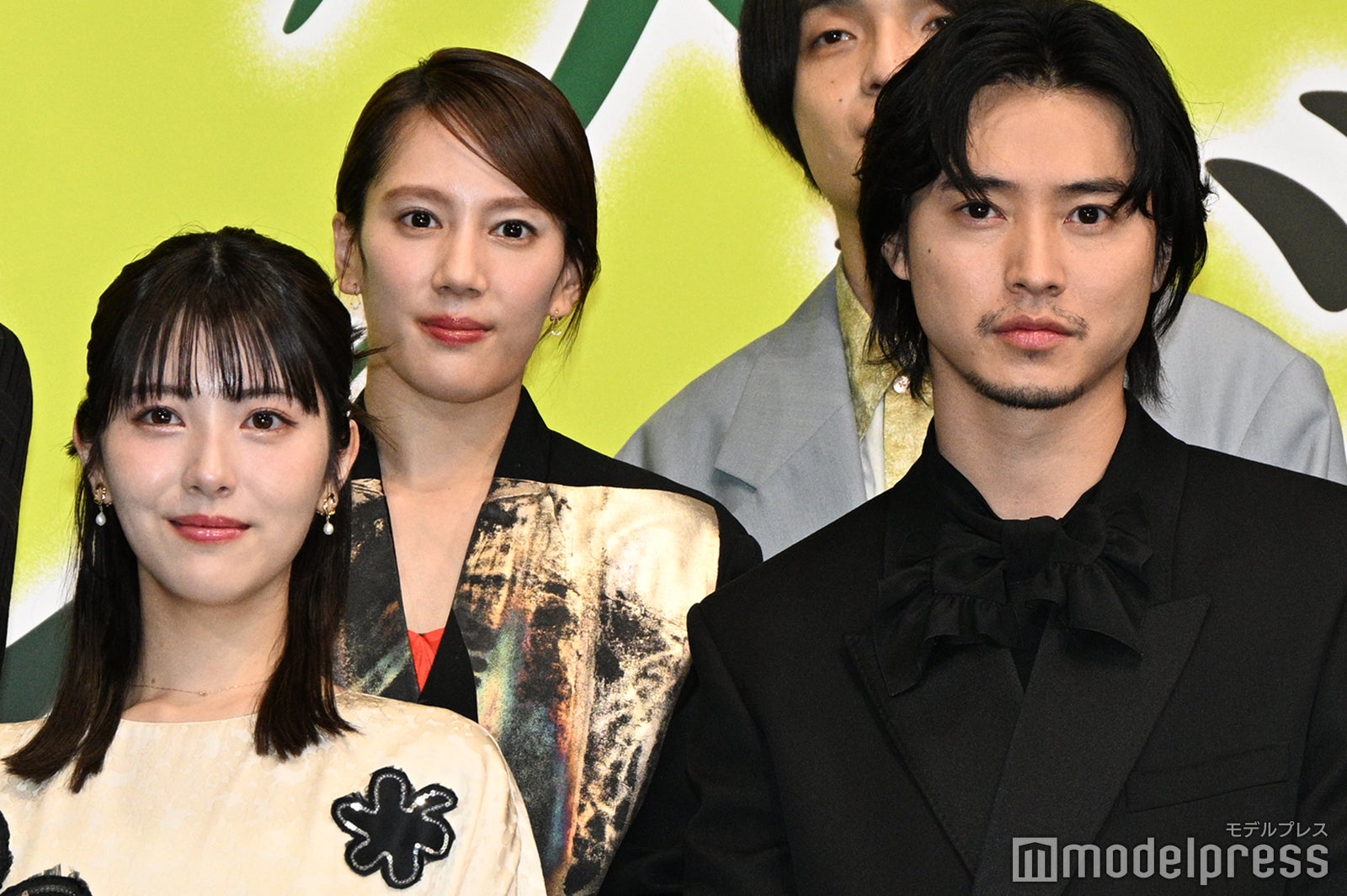 浜辺美波、山崎賢人（C）モデルプレス