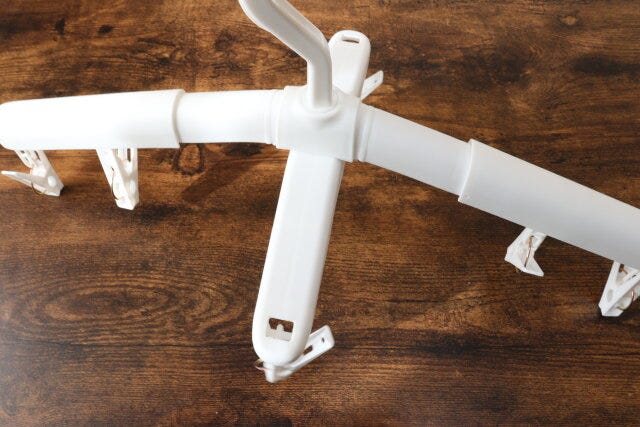 ダイソー スライド回転ハンガー(ピンチ6個付) ダイソーの十字に広がるスライド回転ハンガー(ピンチ6個付)