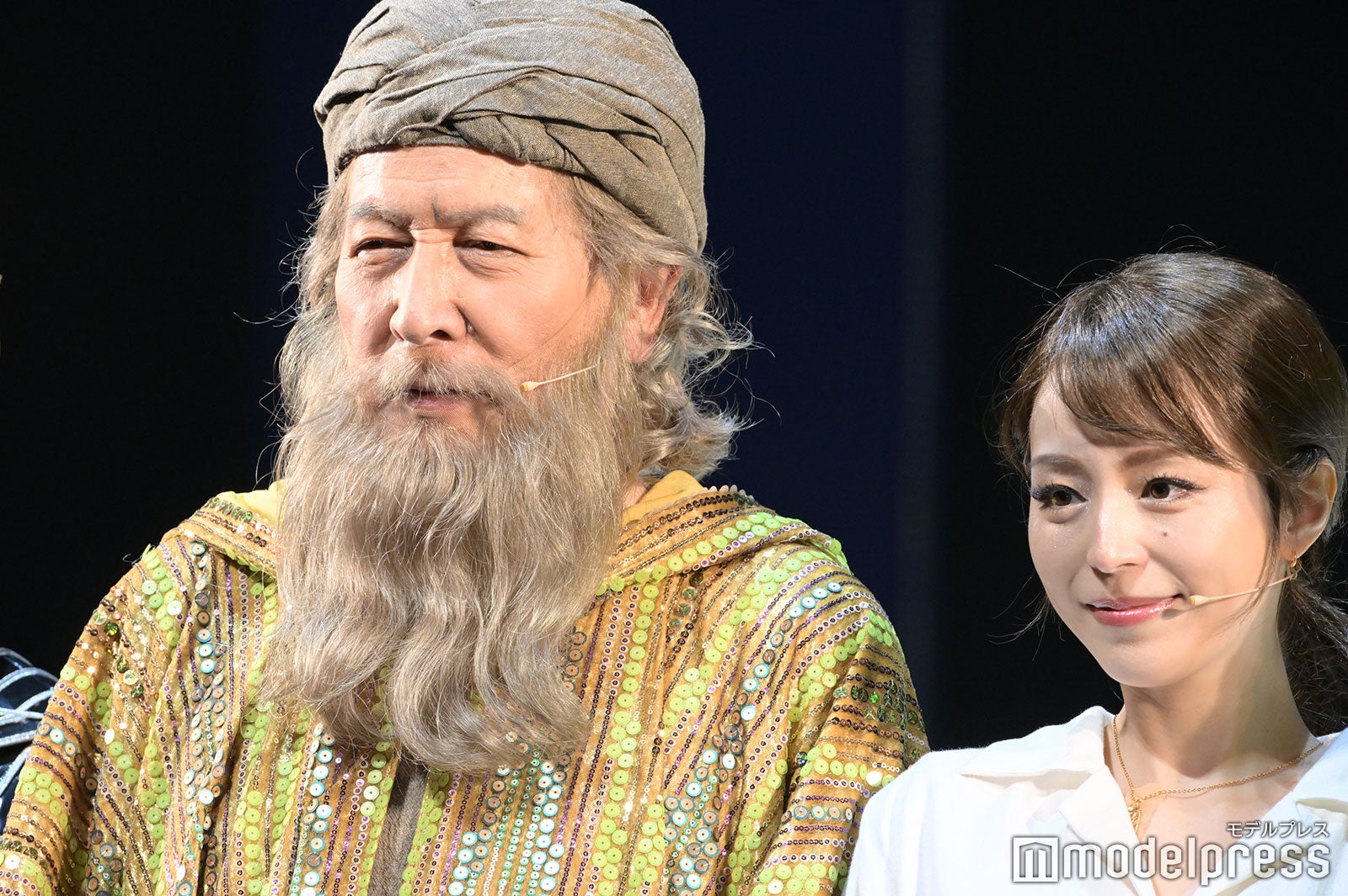 （左から）村井國夫、平野綾（C）モデルプレス