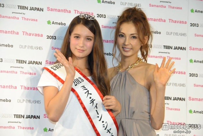 「2013ミス・ティーン・ジャパン」グランプリ・トラウデン直美さん、応援アンバサダーを務めるモデルの押切もえ