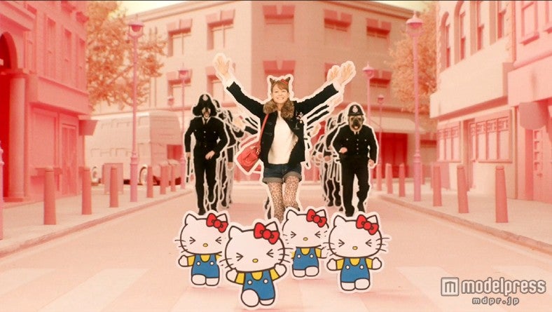 トリンドル玲奈／新CM「キティちゃんと遭遇」篇