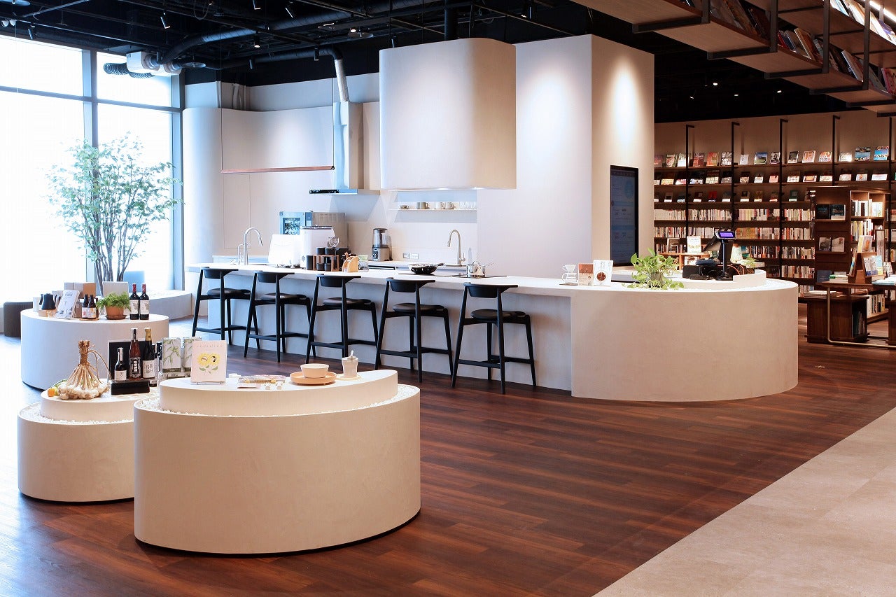 TSUTAYA BOOKSTORE松山店／画像提供：CCC 蔦屋書店カンパニー