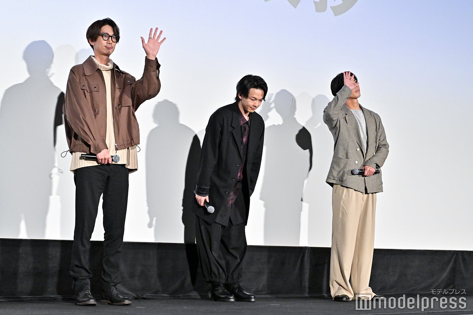 江口拓也、中村倫也、賀来賢人（C）モデルプレス