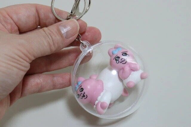 セリア　カプセルキーホルダー