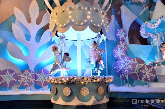 「イッツ・ア・スモールワールド“ベリーメリーホリデー”」(2013年の写真)