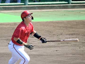 広島・仲田侑仁 覚醒へ成長の3安打 右の大砲候補が課題の変化球に見事対応 迎コーチ「逆方向を意識」