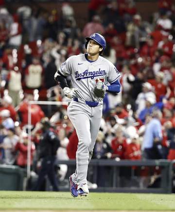 ドジャースが地区首位対決に完敗 大谷翔平の犠飛で完封負け阻止がやっと 痛烈右前打で8戦連続安打＆3試合連続打点で好調キープ マンシーが負傷交代の悪夢