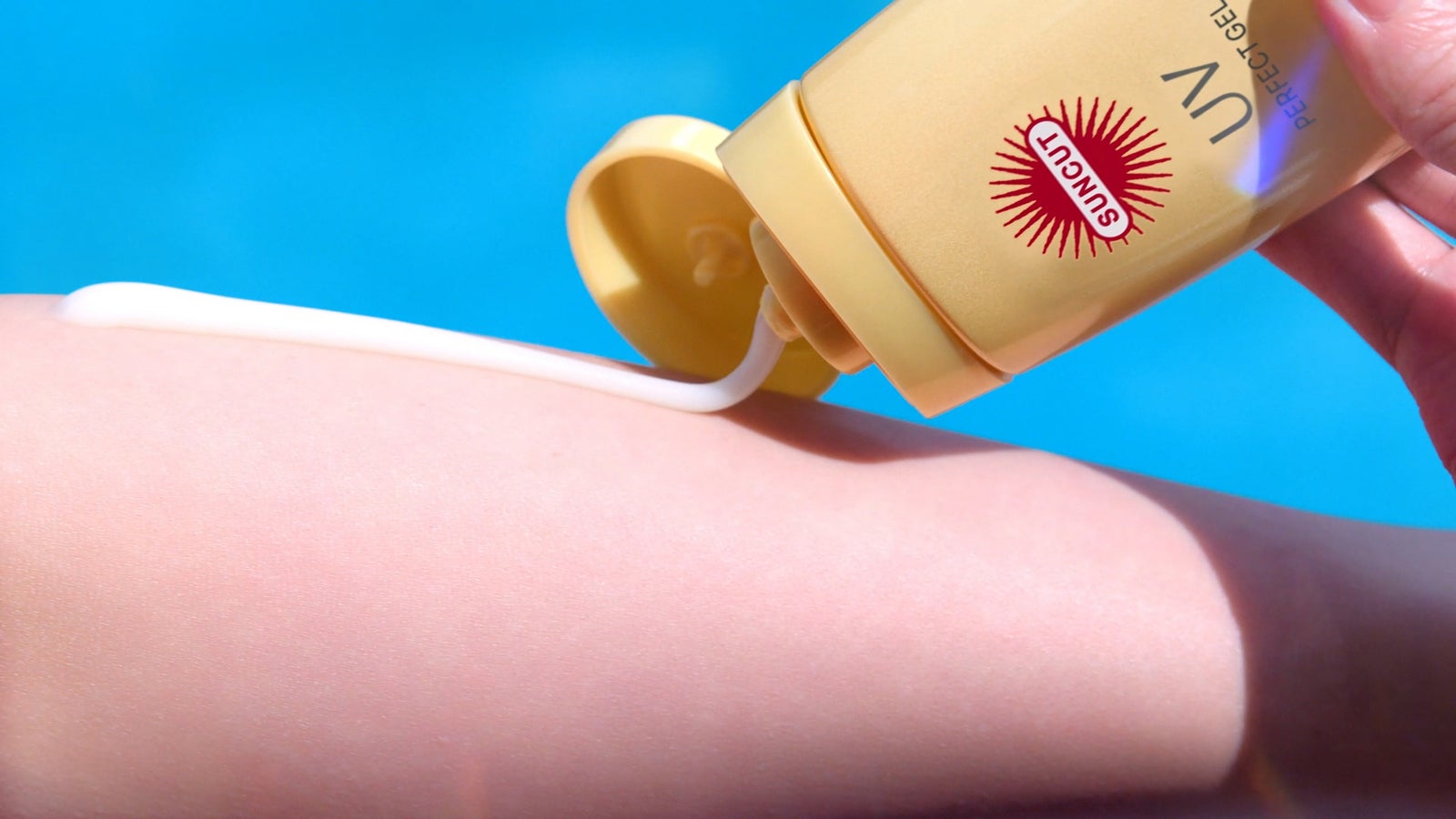 新CM「サンカット 絶対やかない宣言」篇より（提供写真