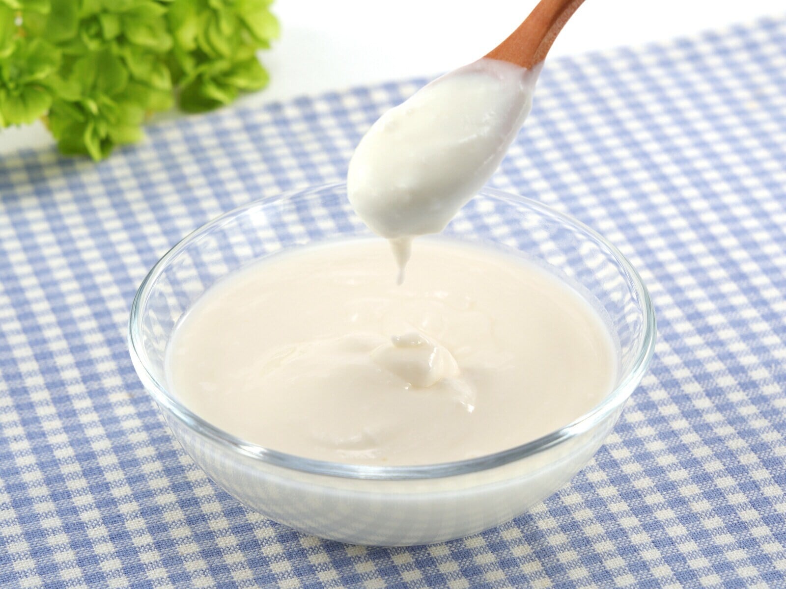 便秘にヨーグルト「小さめカップ」を1日1個じゃ足りない!? 医師に聞いた、正しい食べ方【新常識】
