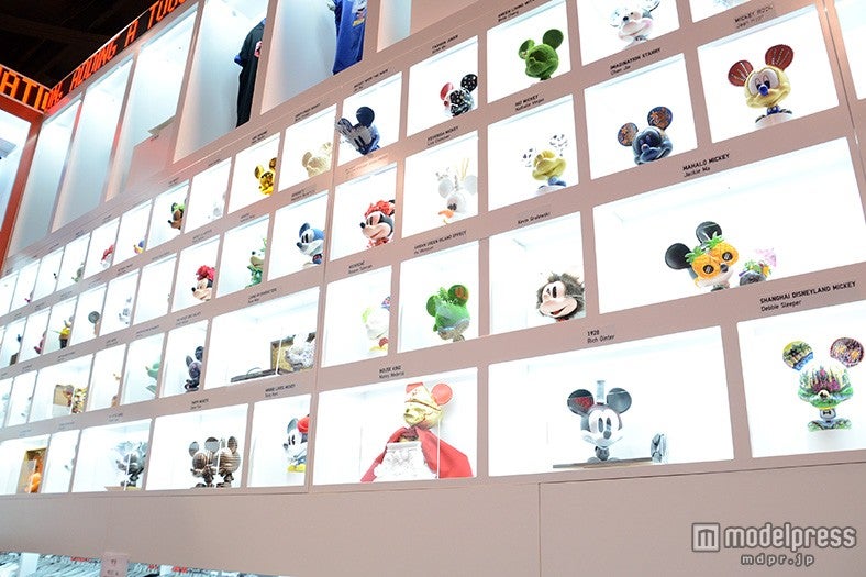 ユニクロブース、ディズニーのクリエイターがデザインした100体のミッキー