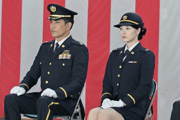 北村一輝、白石麻衣(C)フジテレビ