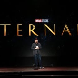 金髪アンジーが剣を構える!マーベル『エターナルズ』映像が初公開