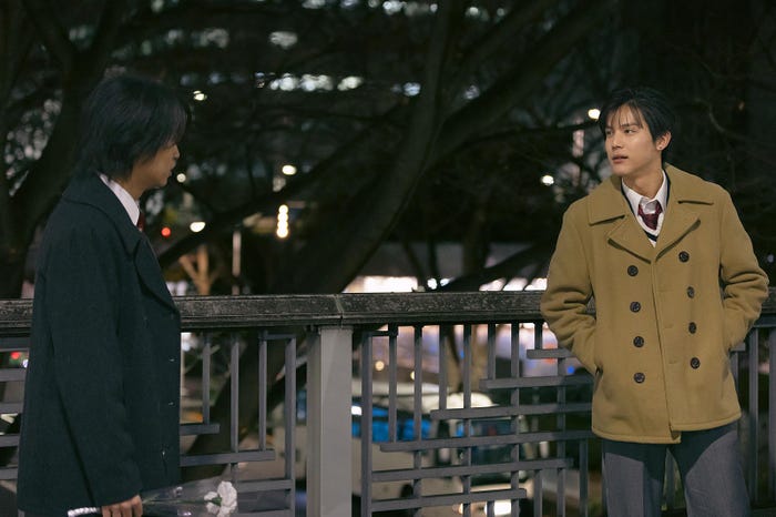 高橋海人、中川大志「95」第1話より(C)「95」製作委員会