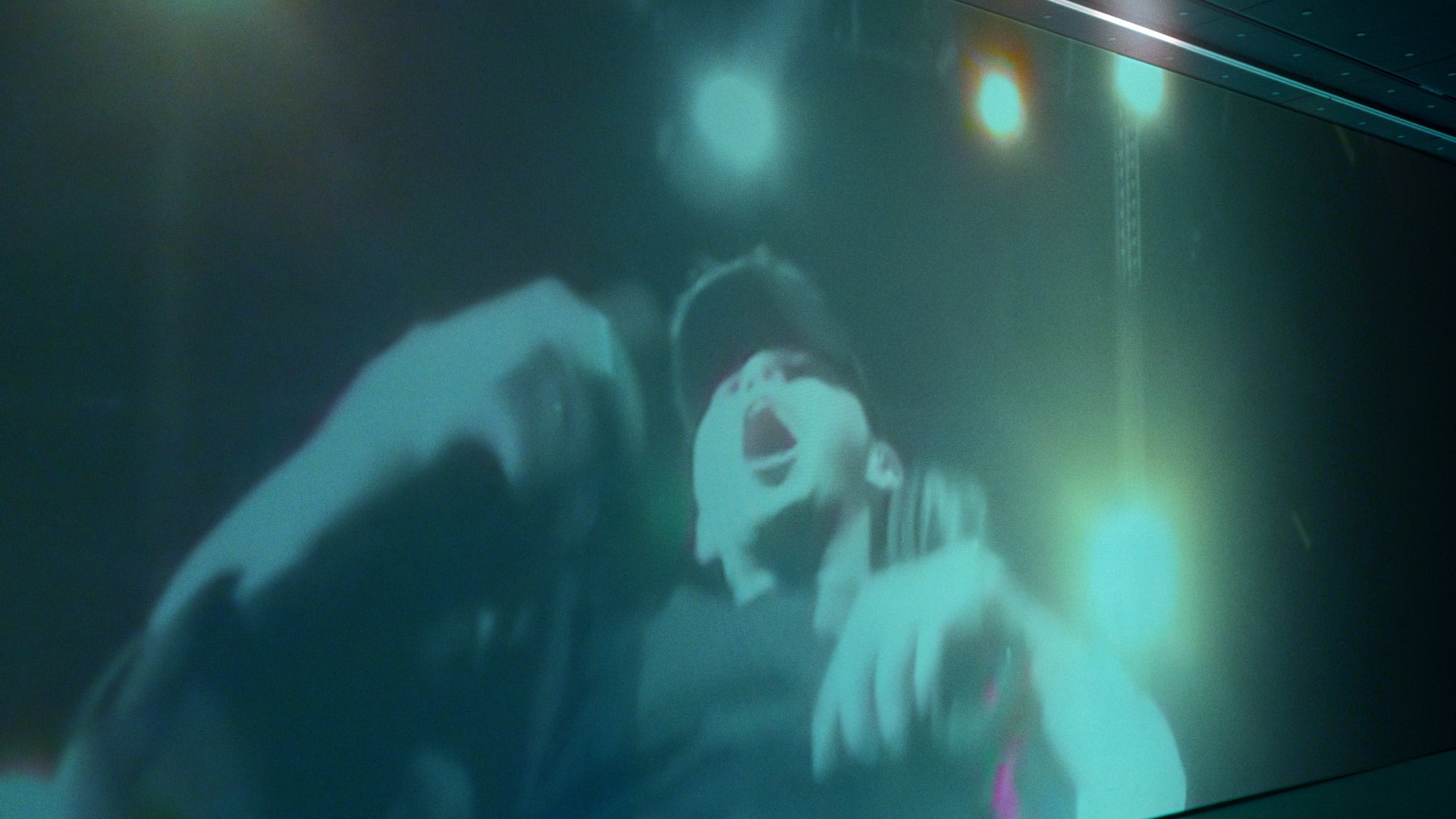 新WEBムービー「サン生と楽曲作ったよ」篇より（提供写真）