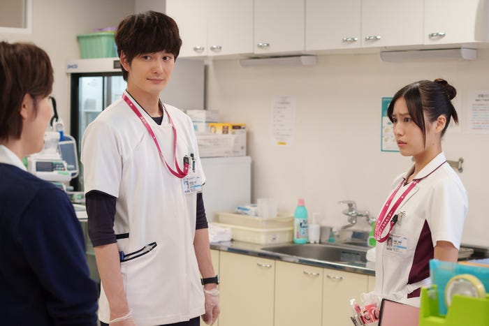 寺島しのぶ、岡田将生、恒松祐里 「ザ・トラベルナース」第3話より(C)テレビ朝日