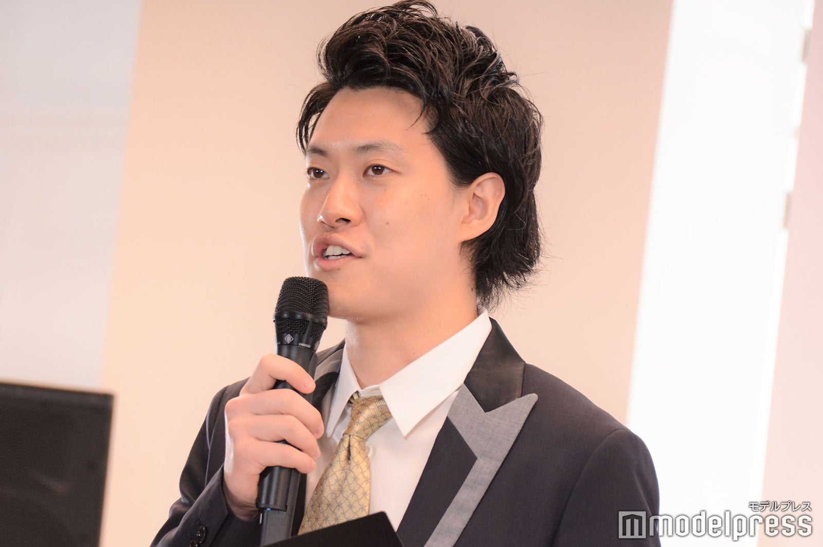 粗品（C）モデルプレス