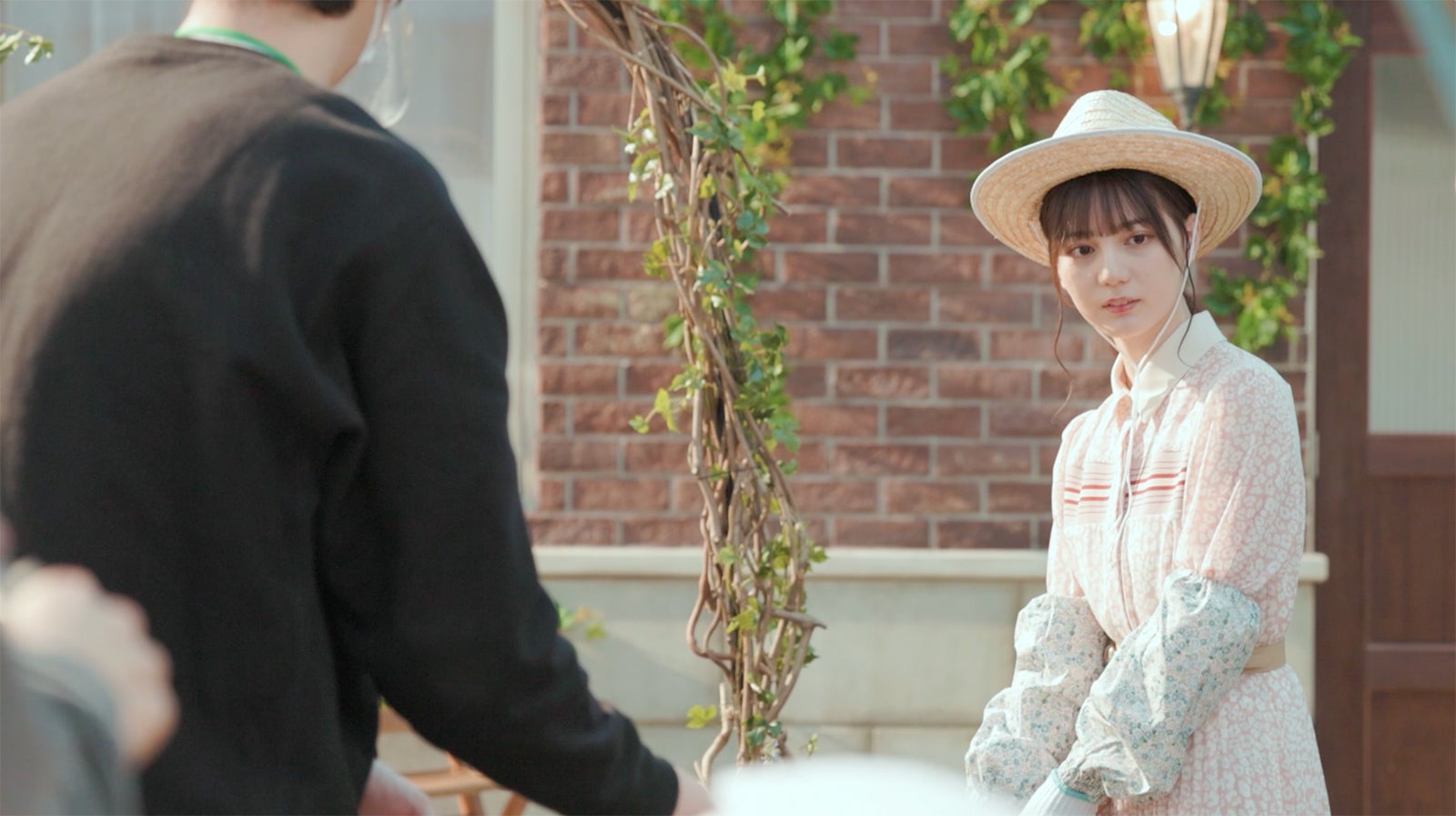 小坂菜緒／新CM『CO2を減らすために』篇メイキングより （提供写真）