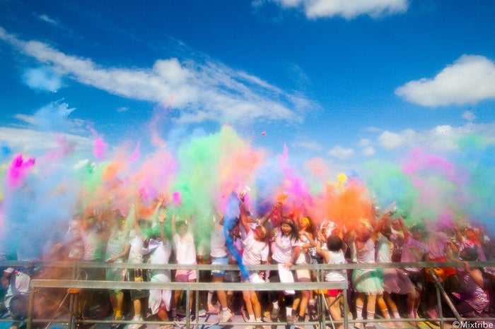 カラフルに染まって走るランイベント Color Me Rad 18年は全国4都市で開催 女子旅プレス