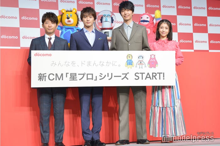 星野源、新田真剣佑、長谷川博己、浜辺美波(C)モデルプレス